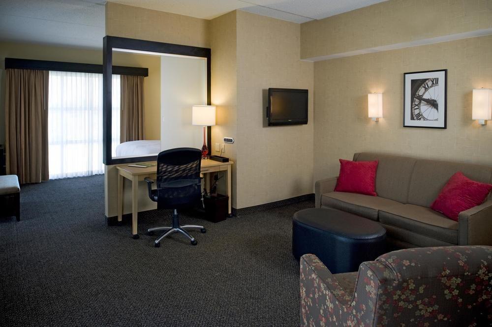 Hotel Doubletree By Hilton Baton Rouge Esterno foto