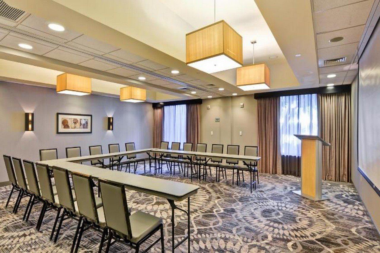 Hotel Doubletree By Hilton Baton Rouge Esterno foto