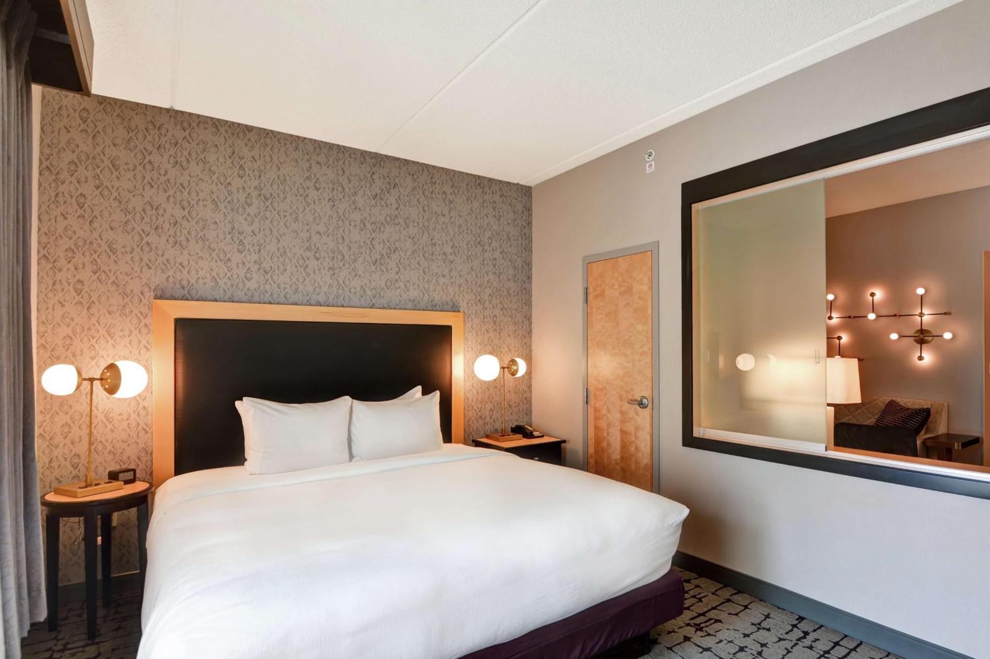 Hotel Doubletree By Hilton Baton Rouge Esterno foto