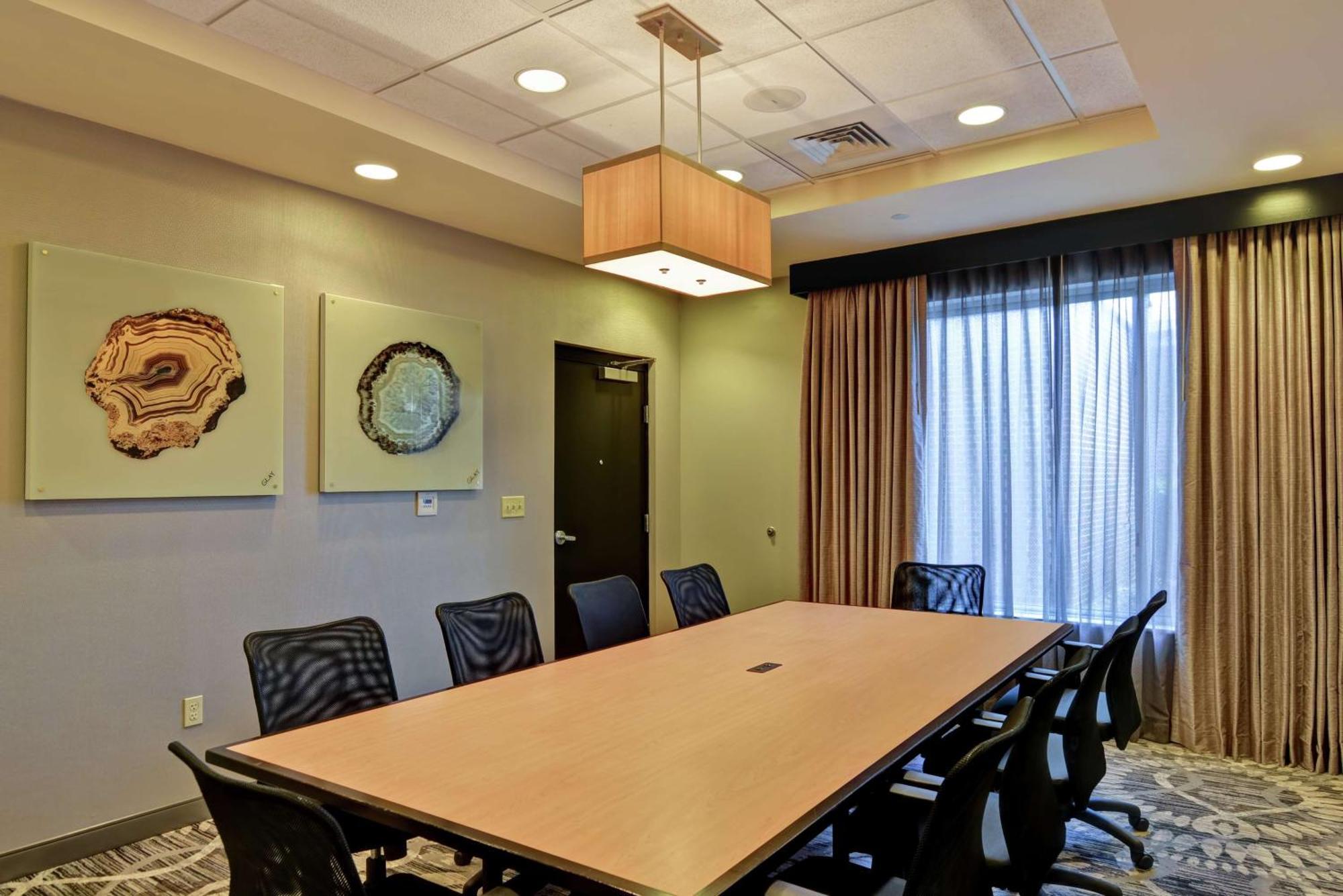 Hotel Doubletree By Hilton Baton Rouge Esterno foto
