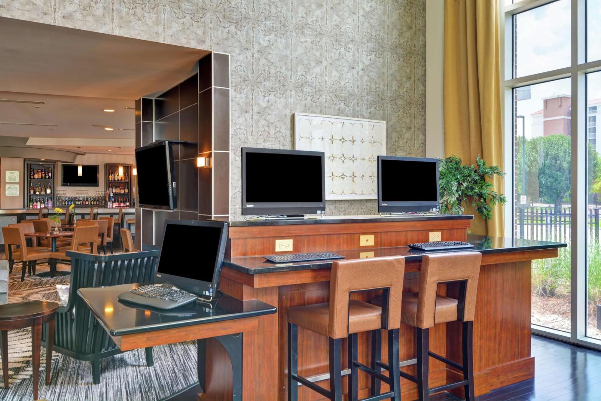 Hotel Doubletree By Hilton Baton Rouge Esterno foto