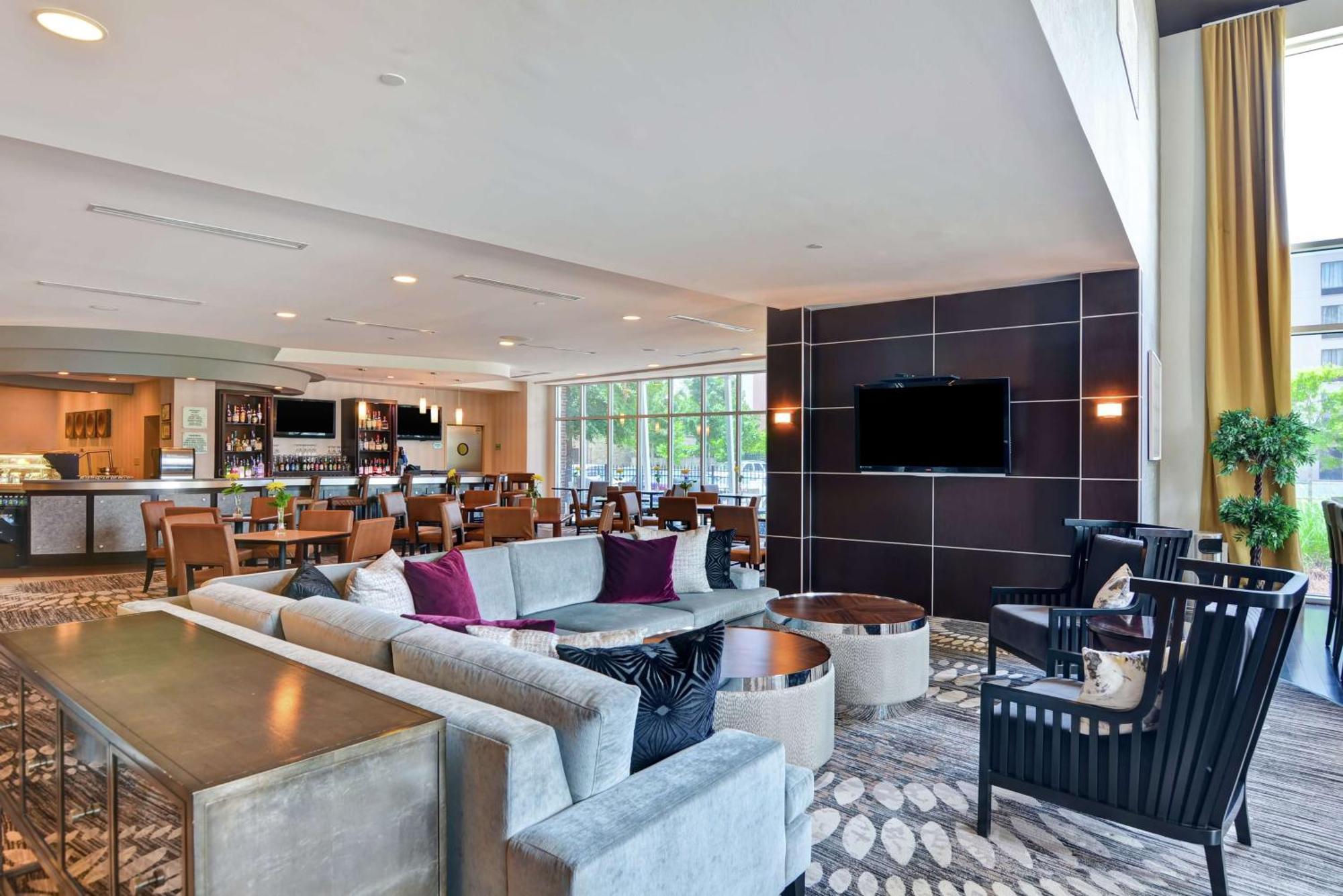 Hotel Doubletree By Hilton Baton Rouge Esterno foto